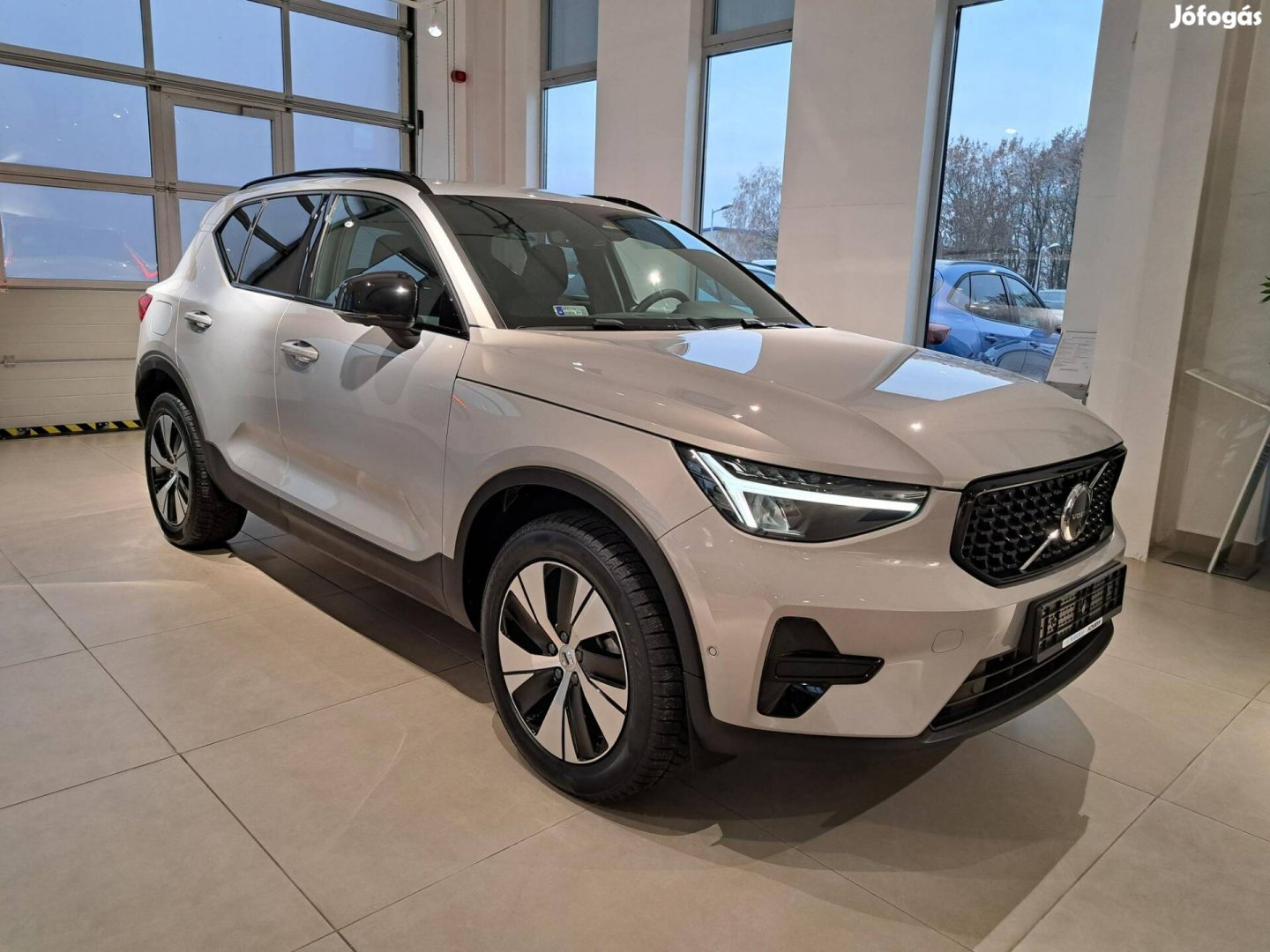 Volvo XC40 2.0 [B4] Mhev Plus Dark DCT Demó AUT...